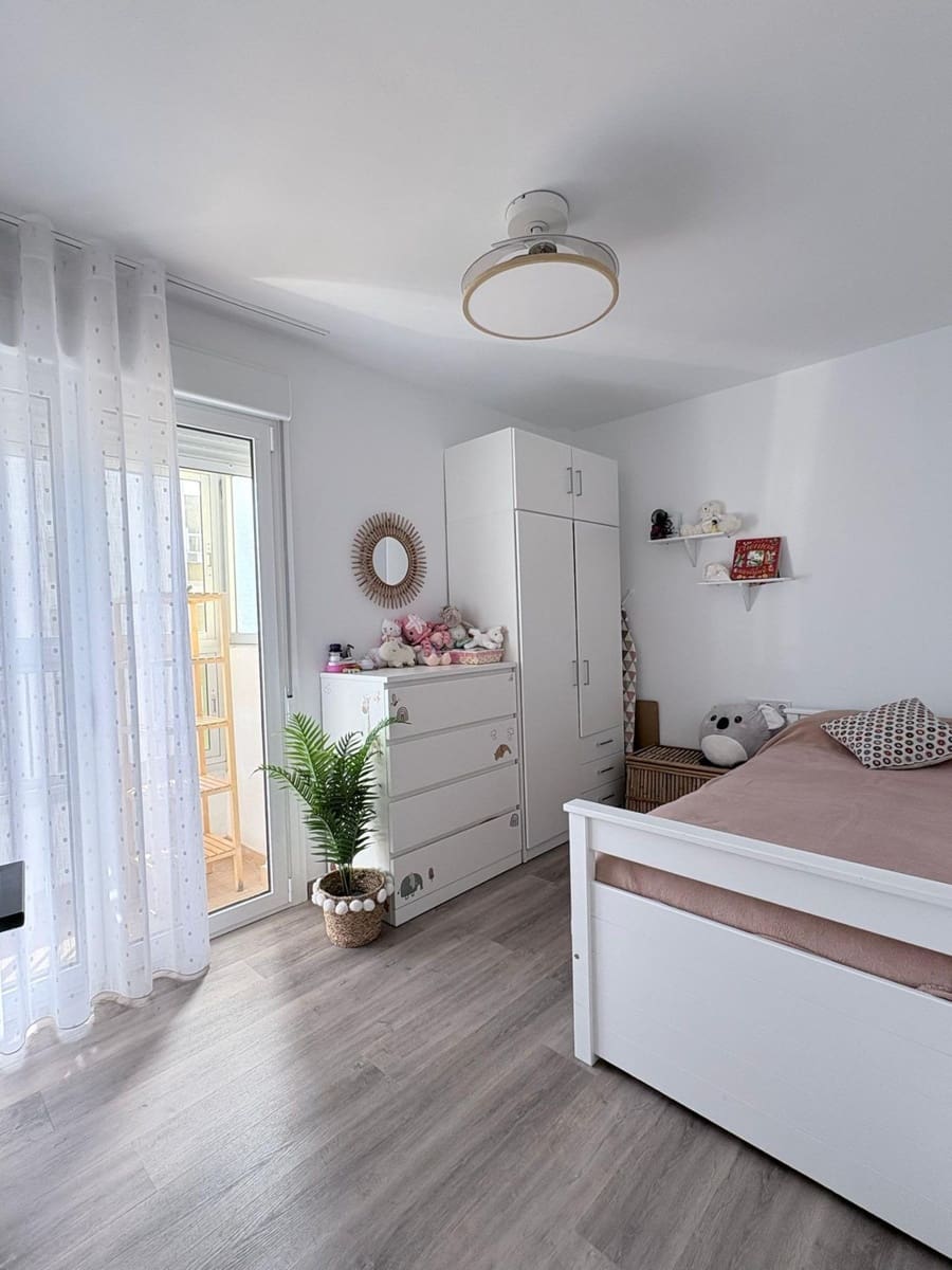 3 makuuhuone Huoneisto myytävänä paikassa Fuengirola mukana 
autotalli - 370 000 € (Ref: 10125559)
