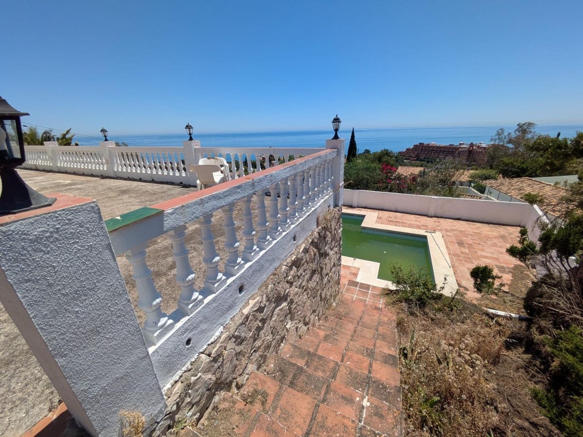 3 soveværelse Villa til salg i Benalmadena med swimmingpool garage - € 979.000 (Ref: 10125560)