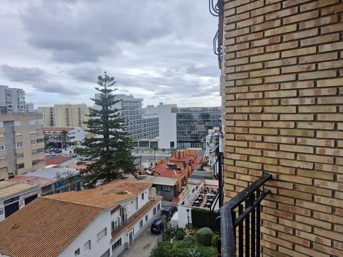 Apartamento para venda em Benalmadena Costa com piscina - 170 000 € (Ref: 10125578)