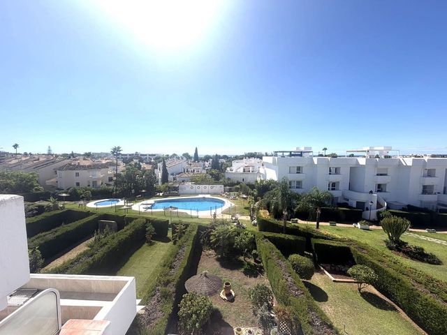 3 camera da letto Appartamento in vendita in El Paraiso, Estepona con piscina - 469.500 € (Rif: 10125587)