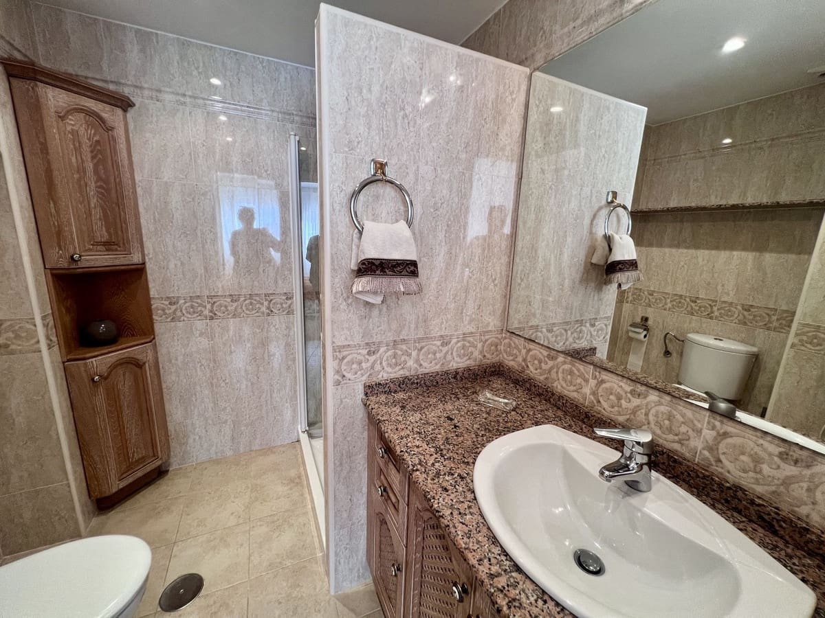 2 sypialnia Apartament na sprzedaż w El Paraiso z basenem - 345 000 € (Ref: 10125589)