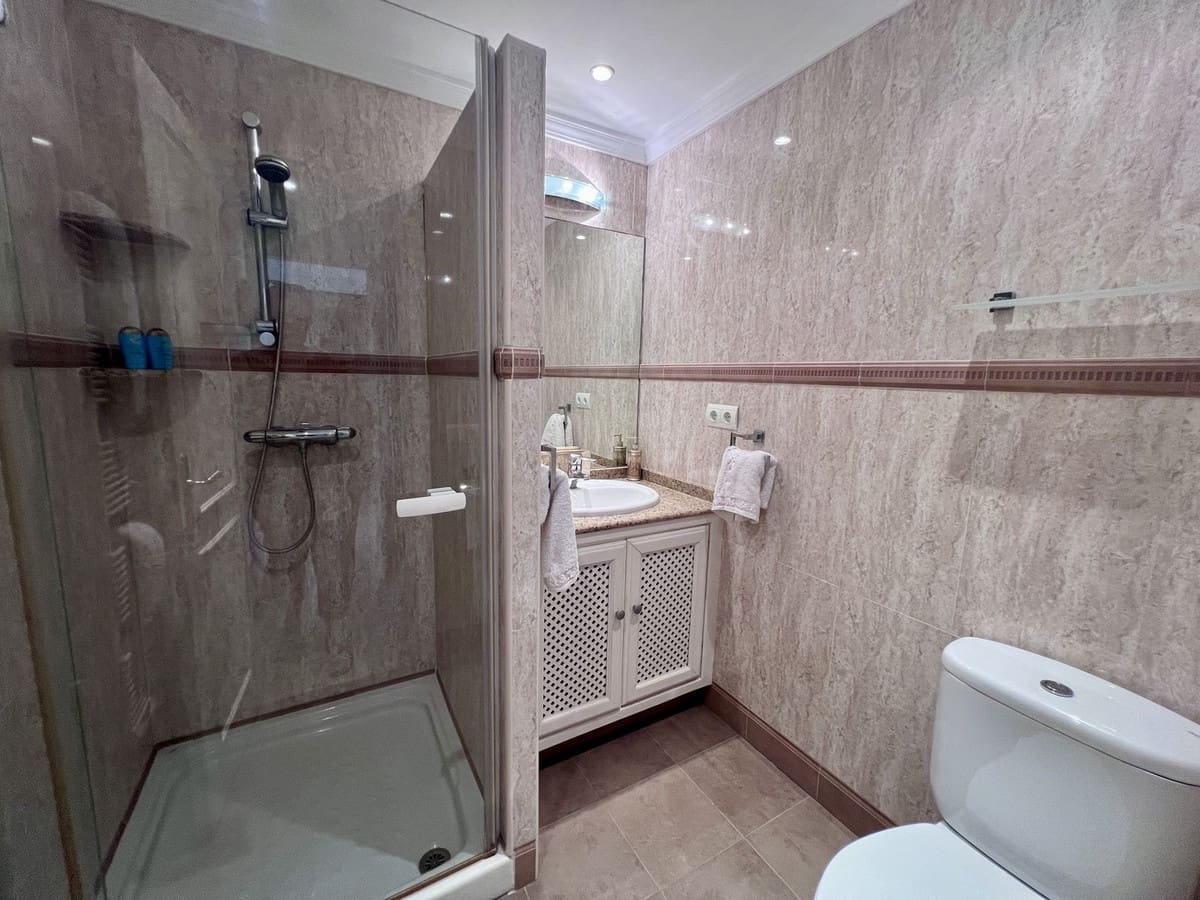 2 sypialnia Apartament na sprzedaż w El Paraiso z basenem - 345 000 € (Ref: 10125589)