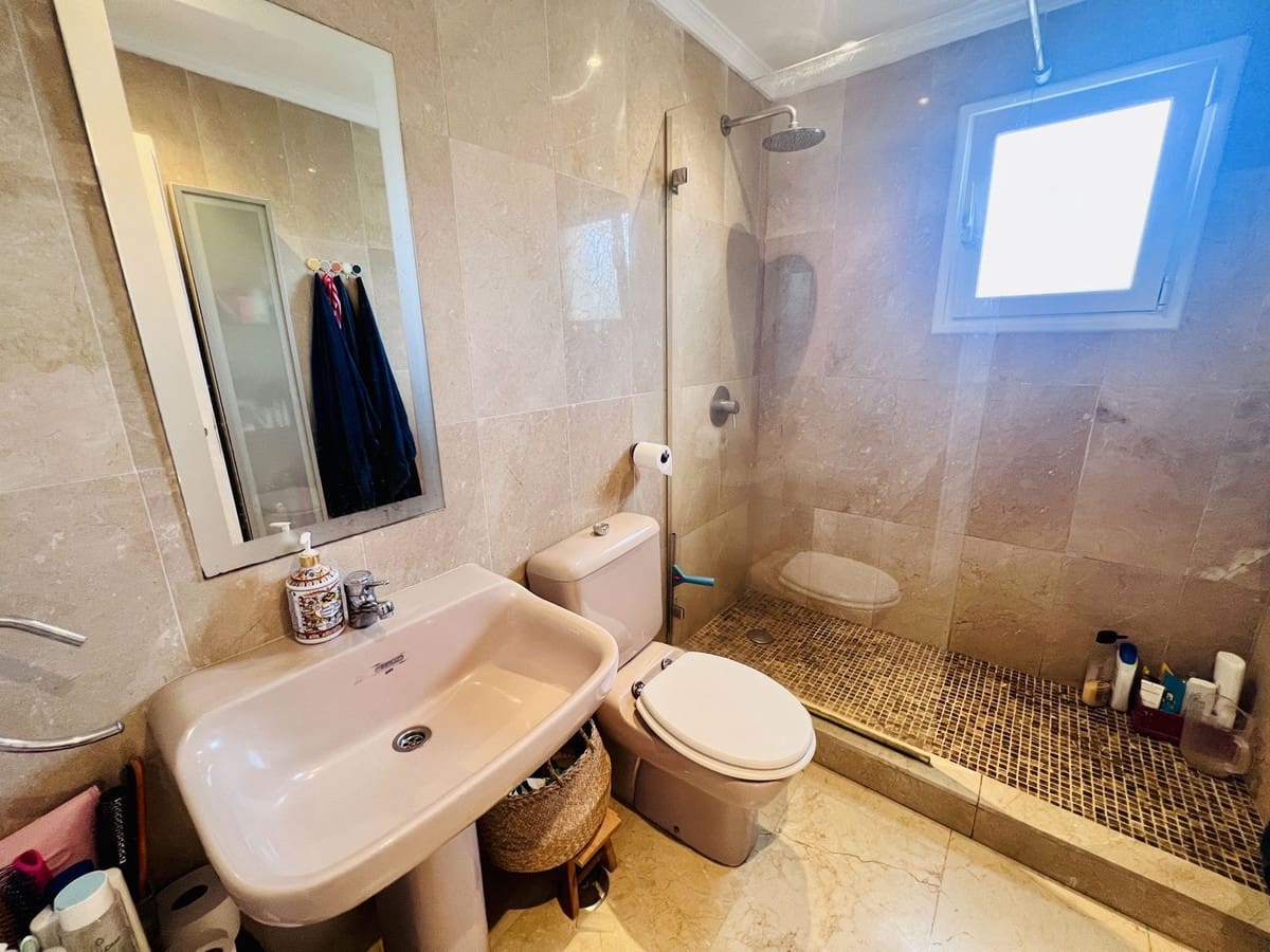 3 chambre Maison de Ville à vendre à El Paraiso avec piscine garage - 495 000 € (Ref: 10125592)
