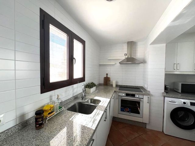 2 quarto Apartamento para venda em El Paraiso, Estepona com piscina - 335 000 € (Ref: 10125594)