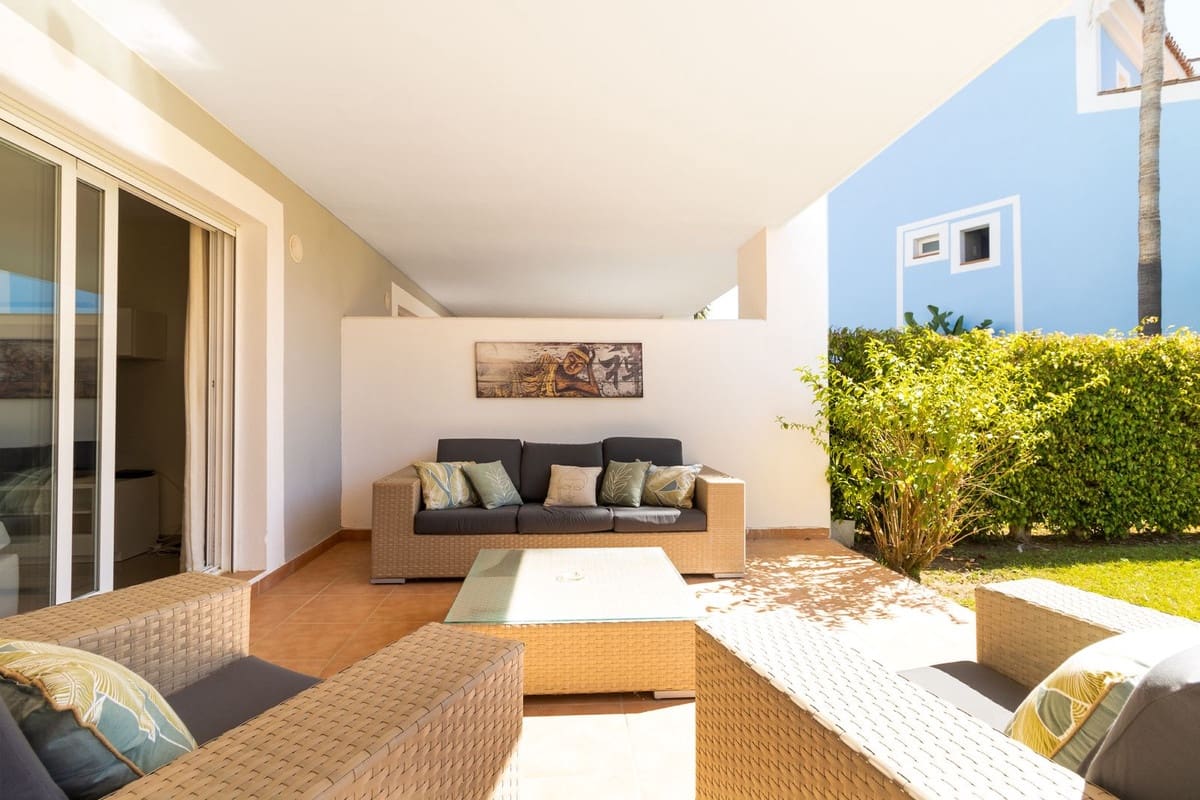2 soveværelse Lejlighed til salg i El Paraiso med swimmingpool garage - € 430.000 (Ref: 10125596)