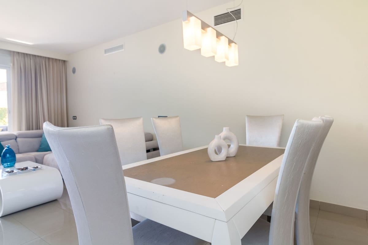 2 soveværelse Lejlighed til salg i El Paraiso med swimmingpool garage - € 430.000 (Ref: 10125596)