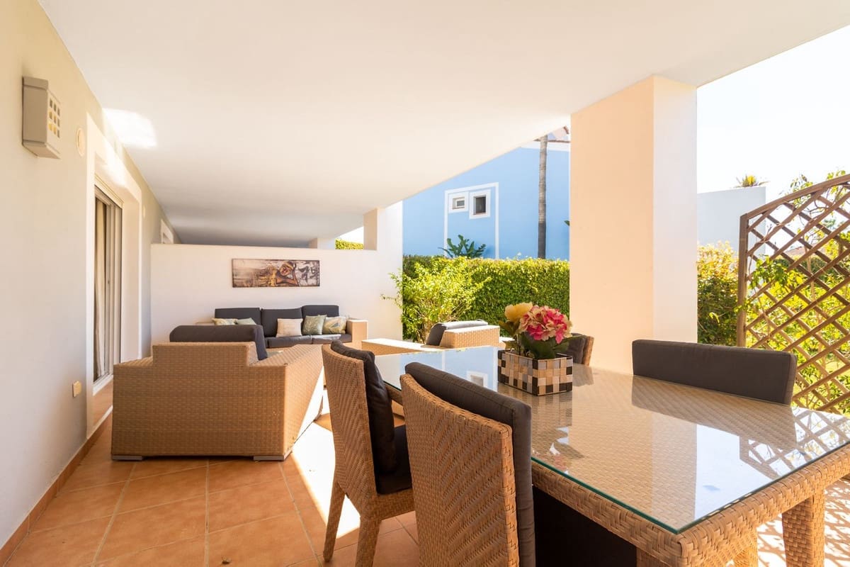 2 soveværelse Lejlighed til salg i El Paraiso med swimmingpool garage - € 430.000 (Ref: 10125596)