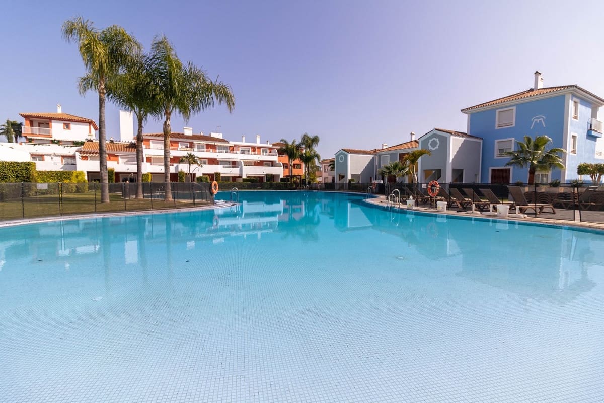 2 soveværelse Lejlighed til salg i El Paraiso med swimmingpool garage - € 430.000 (Ref: 10125596)