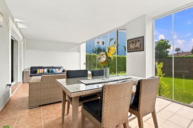 2 soverom Leilighet til salgs i El Paraiso, Estepona med svømmebasseng garasje - € 430 000 (Ref: 10125596)