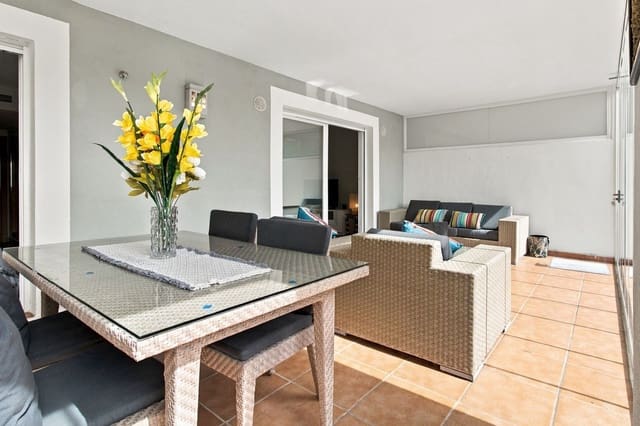 2 soverom Leilighet til salgs i El Paraiso, Estepona med svømmebasseng garasje - € 430 000 (Ref: 10125596)