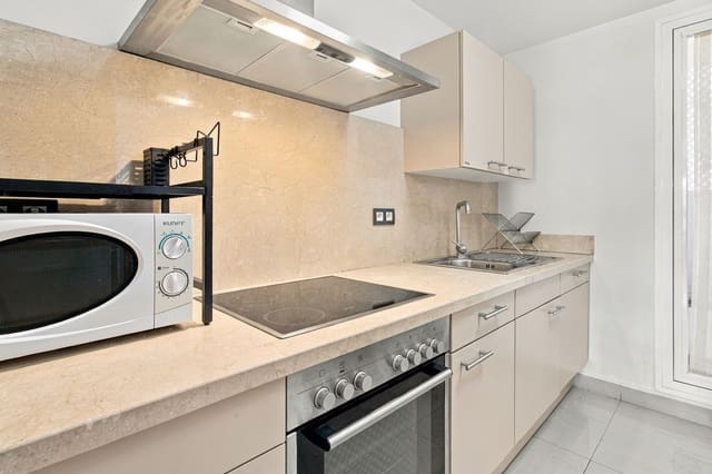 2 soverom Leilighet til salgs i El Paraiso, Estepona med svømmebasseng garasje - € 430 000 (Ref: 10125596)