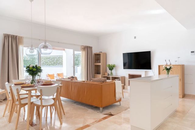 3 sovrum Lägenhet till salu i El Paraíso, Benahavís med pool garage - 550 000 € (Ref: 10125600)