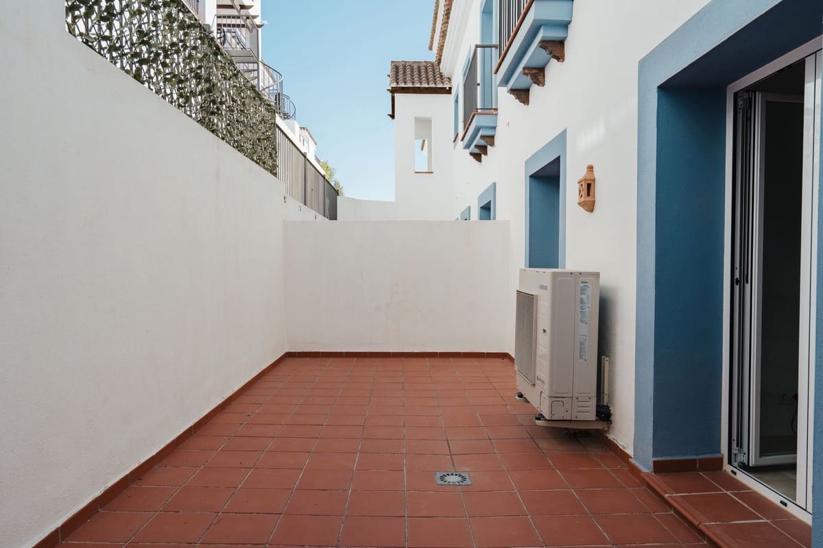 3 bedroom Apartment for sale in Benahavis with pool garage - € 550,000 (Ref: 10125600)