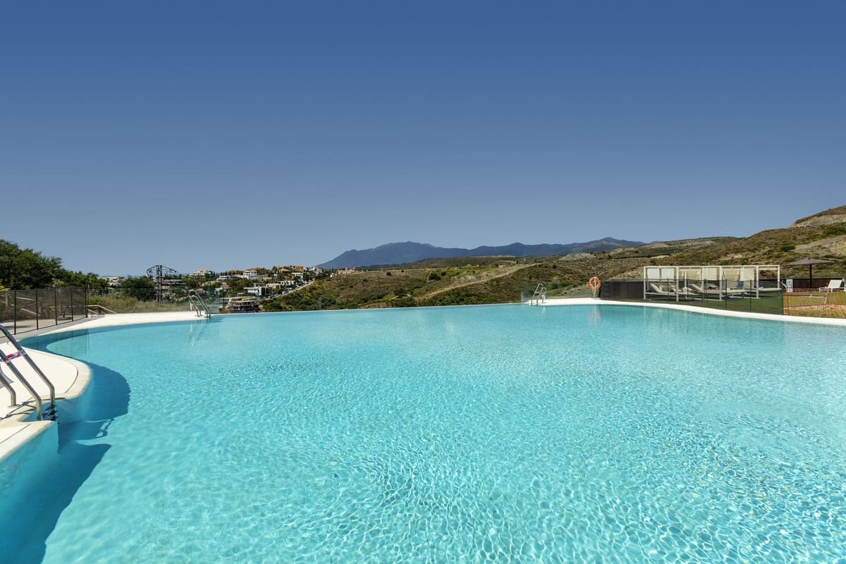 3 bedroom Apartment for sale in Benahavis with pool garage - € 550,000 (Ref: 10125600)