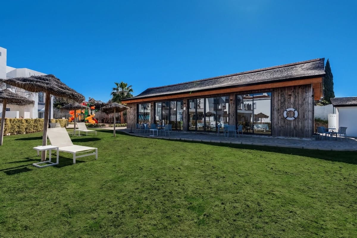 3 bedroom Apartment for sale in Benahavis with pool garage - € 550,000 (Ref: 10125600)