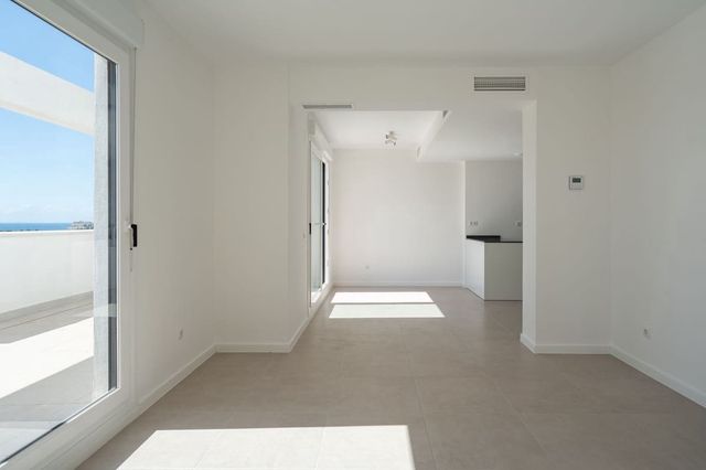 3 sovrum Lägenhet till salu i Bahía Dorada, Estepona med garage - 740 000 € (Ref: 10125602)