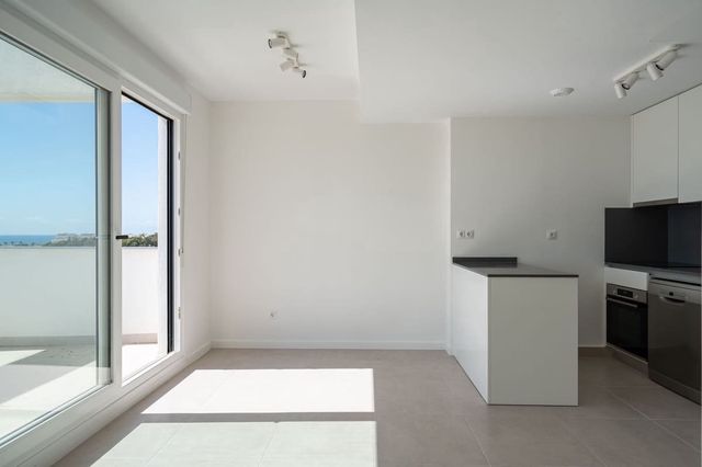 3 sovrum Lägenhet till salu i Bahía Dorada, Estepona med garage - 740 000 € (Ref: 10125602)