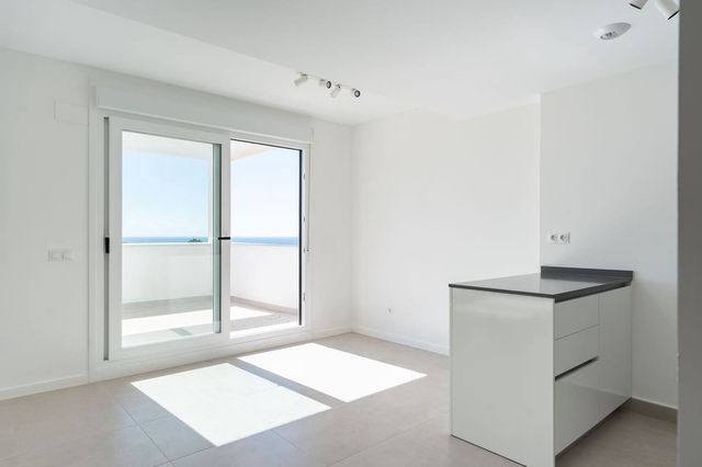 3 sovrum Lägenhet till salu i Bahía Dorada, Estepona med garage - 740 000 € (Ref: 10125602)