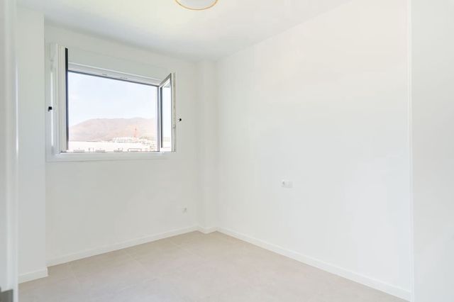 3 sovrum Lägenhet till salu i Bahía Dorada, Estepona med garage - 740 000 € (Ref: 10125602)