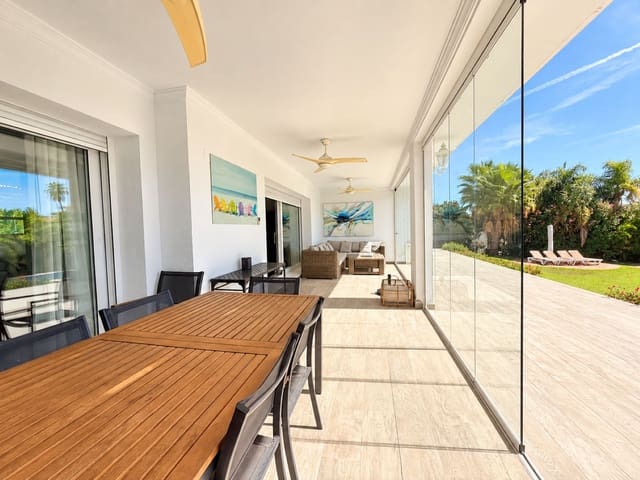 5 bedroom Villa for sale in El Paraiso, Estepona with pool garage - € 1,900,000 (Ref: 10125614)