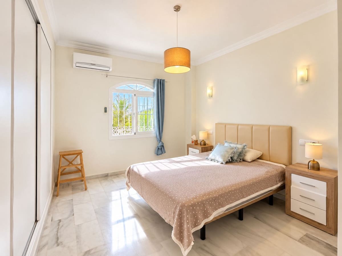 2 quarto Apartamento para venda em Estepona com piscina garagem - 329 000 € (Ref: 10125616)