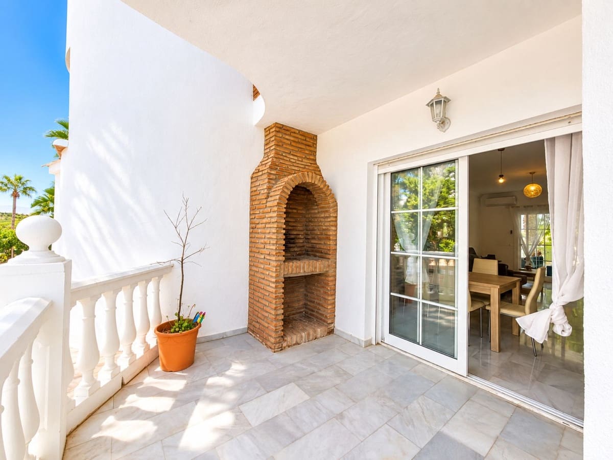 2 quarto Apartamento para venda em Estepona com piscina garagem - 329 000 € (Ref: 10125616)