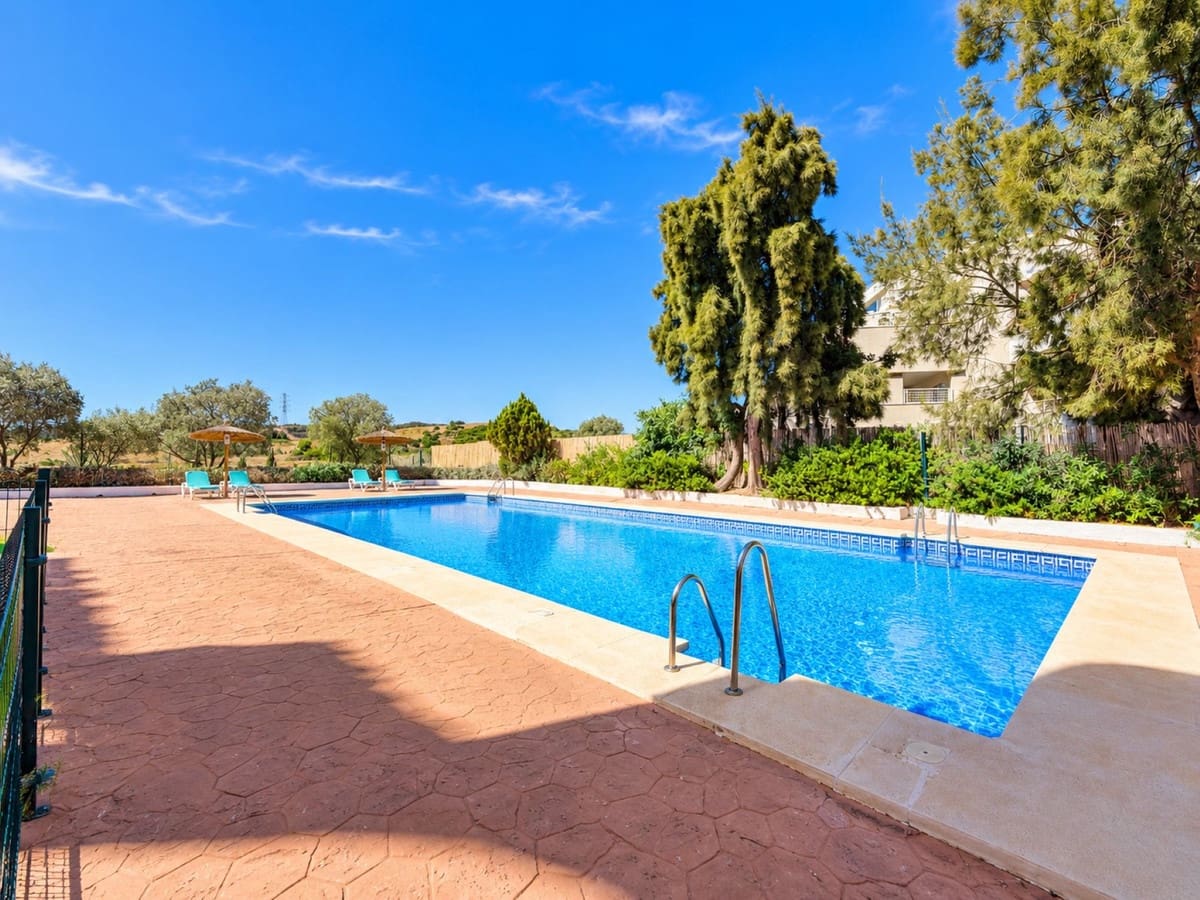 2 quarto Apartamento para venda em Estepona com piscina garagem - 329 000 € (Ref: 10125616)