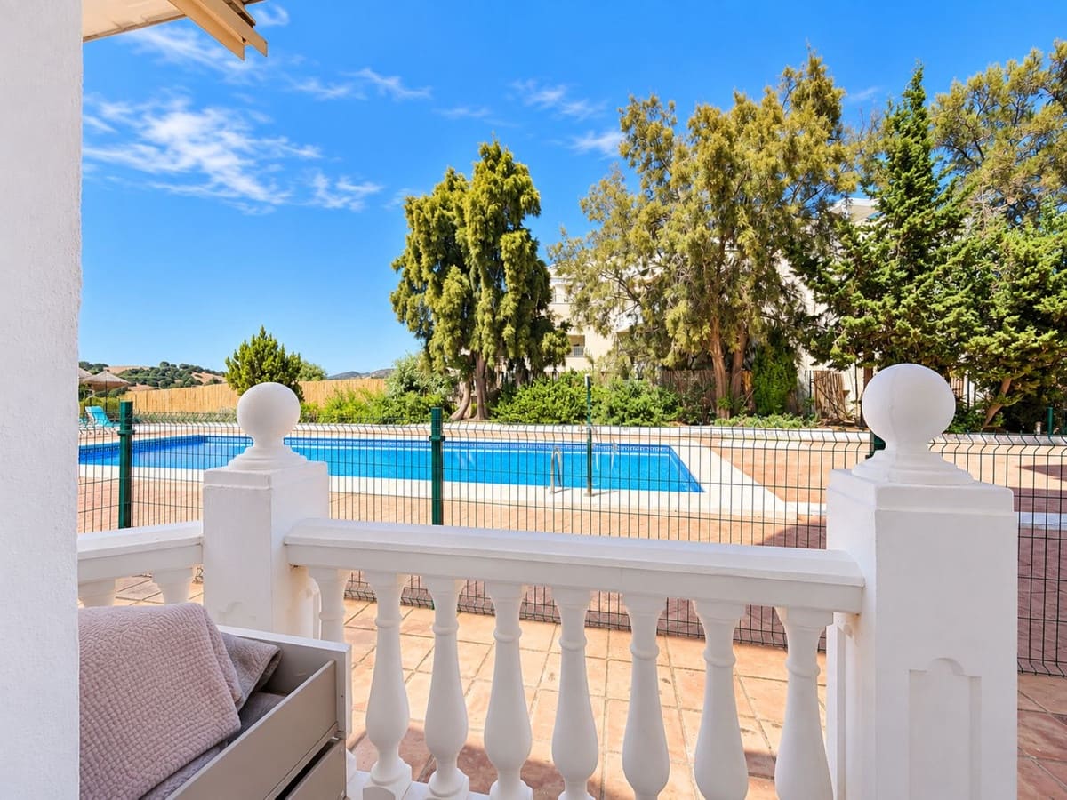 2 quarto Apartamento para venda em Estepona com piscina garagem - 329 000 € (Ref: 10125616)