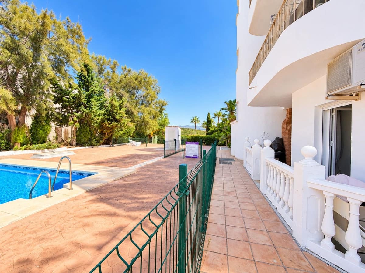 2 quarto Apartamento para venda em Estepona com piscina garagem - 329 000 € (Ref: 10125616)