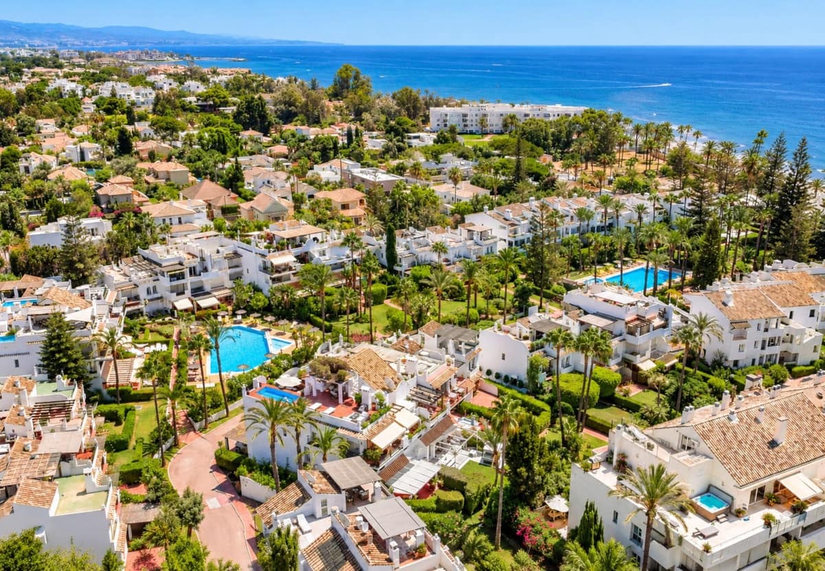 4 sypialnia Apartament na sprzedaż w Marbella z basenem garażem - 1 695 000 € (Ref: 10125617)