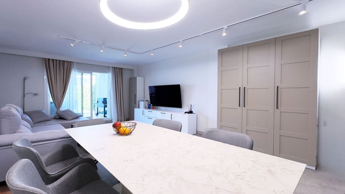 2 soveværelse Lejlighed til salg i El Paraiso med swimmingpool garage - € 445.000 (Ref: 10125621)