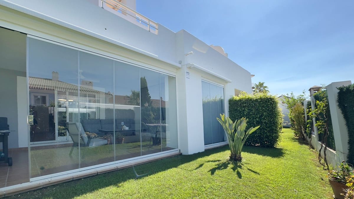 2 soveværelse Lejlighed til salg i El Paraiso med swimmingpool garage - € 445.000 (Ref: 10125621)