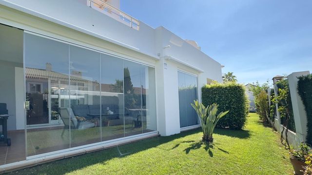 2 quarto Apartamento para venda em El Paraiso, Estepona com piscina garagem - 445 000 € (Ref: 10125621)