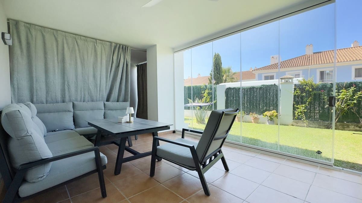2 soveværelse Lejlighed til salg i El Paraiso med swimmingpool garage - € 445.000 (Ref: 10125621)