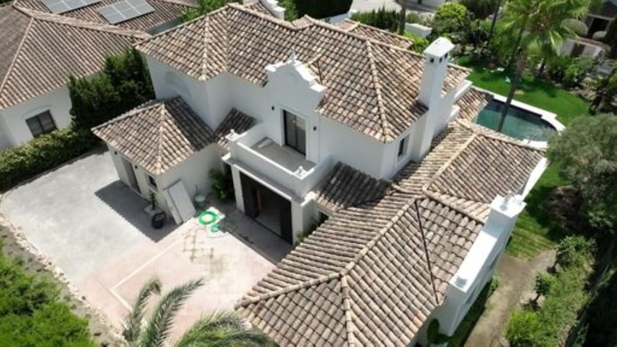6 sovrum Villa till salu i El Paraiso med pool garage - 3 700 000 € (Ref: 10125629)