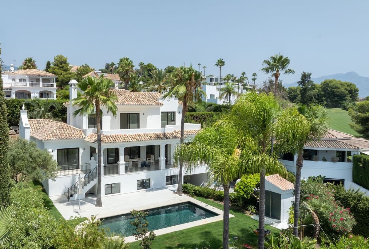 6 sovrum Villa till salu i El Paraiso med pool garage - 3 700 000 € (Ref: 10125629)