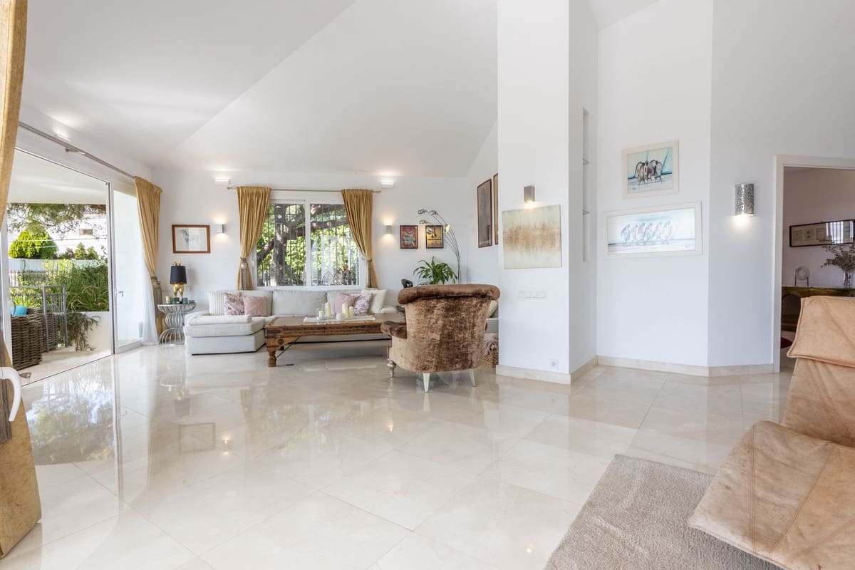 5 Zimmer Villa zu verkaufen in Marbella mit Pool Garage - 3.100.000 € (Ref: 10125636)