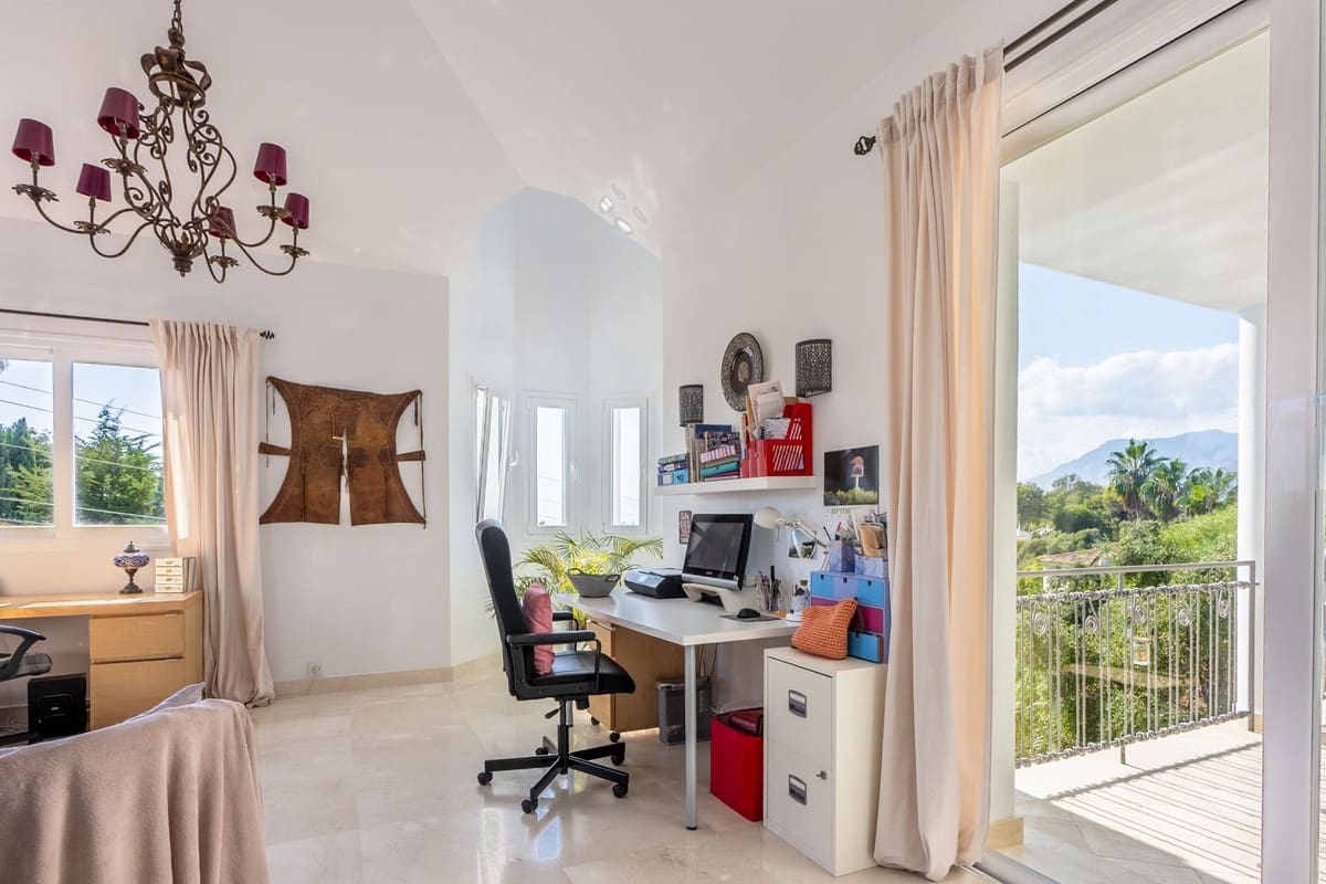 5 Zimmer Villa zu verkaufen in Marbella mit Pool Garage - 3.100.000 € (Ref: 10125636)