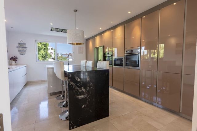 5 Zimmer Villa zu verkaufen in Huerta Belón - Calvario, Marbella mit Pool Garage - 3.100.000 € (Ref: 10125636)