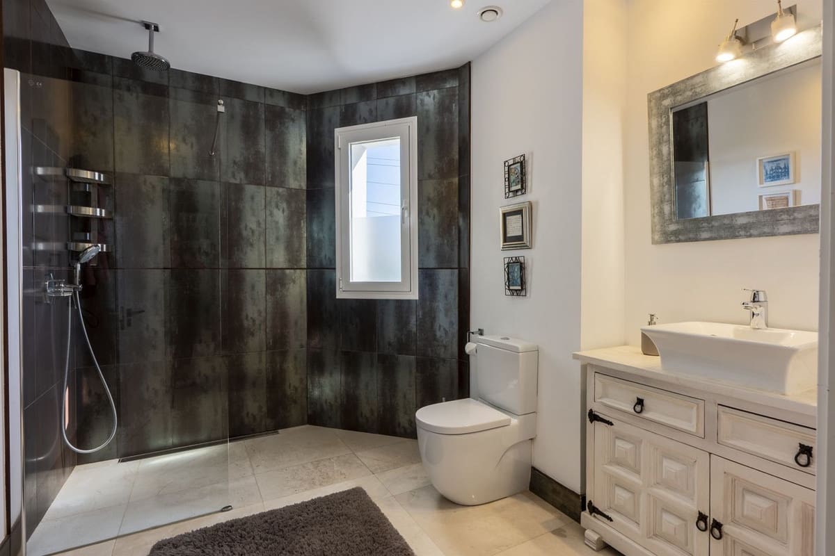 5 Zimmer Villa zu verkaufen in Marbella mit Pool Garage - 3.100.000 € (Ref: 10125636)