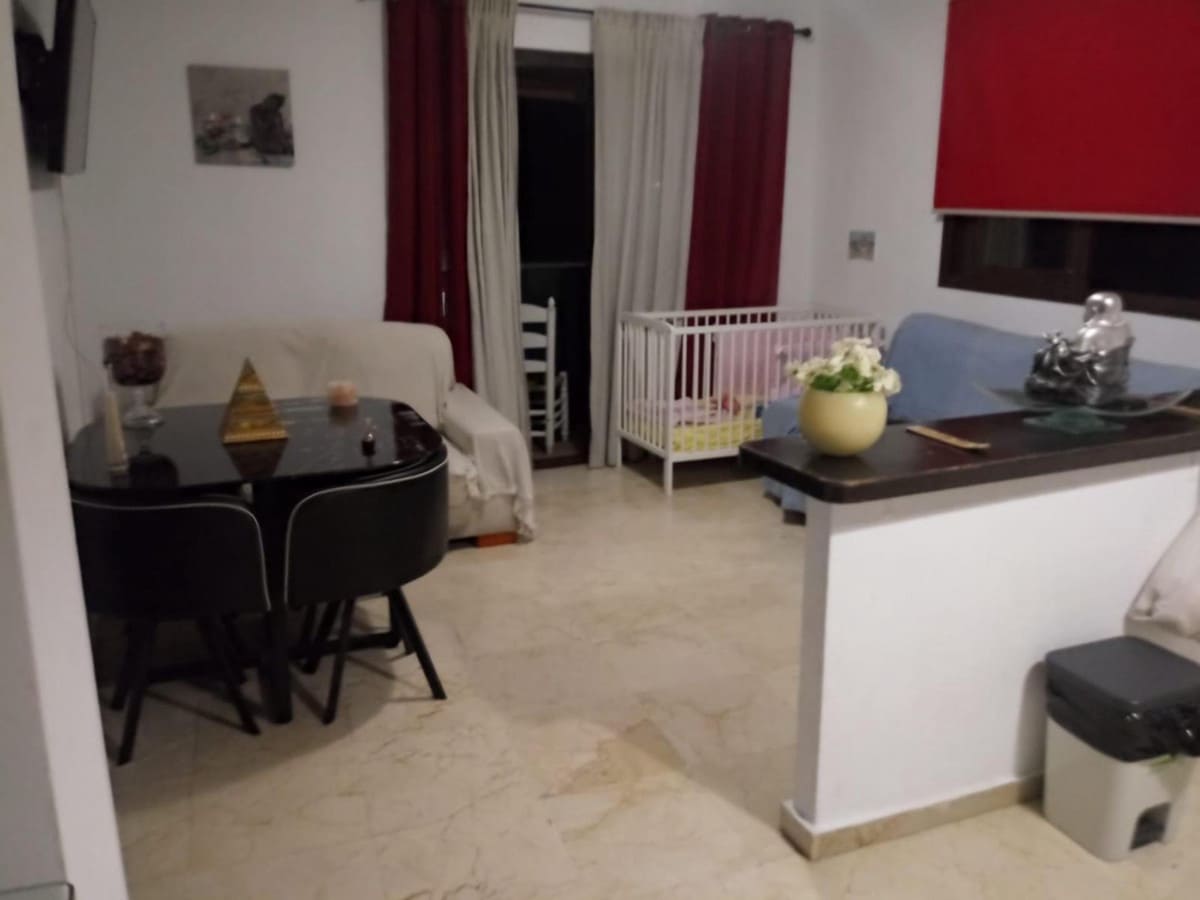 6 soveværelse Byhus til salg i Ojen med garage - € 650.000 (Ref: 10125640)