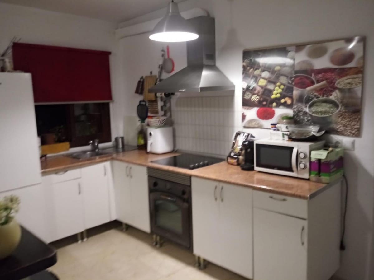 6 soveværelse Byhus til salg i Ojen med garage - € 650.000 (Ref: 10125640)