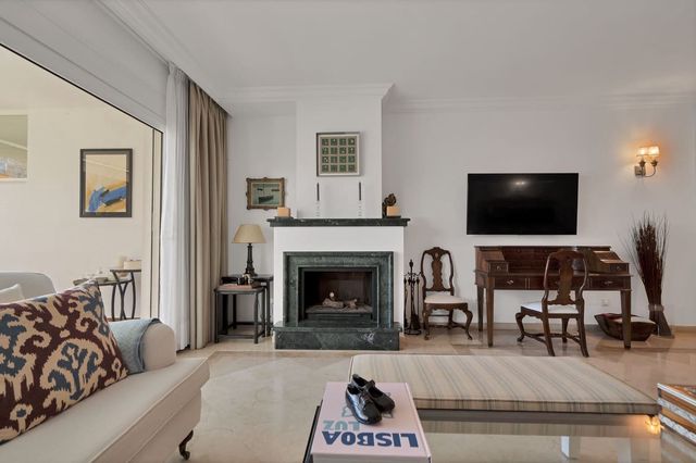 3 sypialnia Apartament na sprzedaż w Río Real, Marbella z basenem garażem - 1 750 000 € (Ref: 10125641)