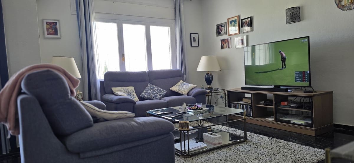 2 soverom Leilighet til salgs i El Paraiso med svømmebasseng garasje - € 597 000 (Ref: 10125645)