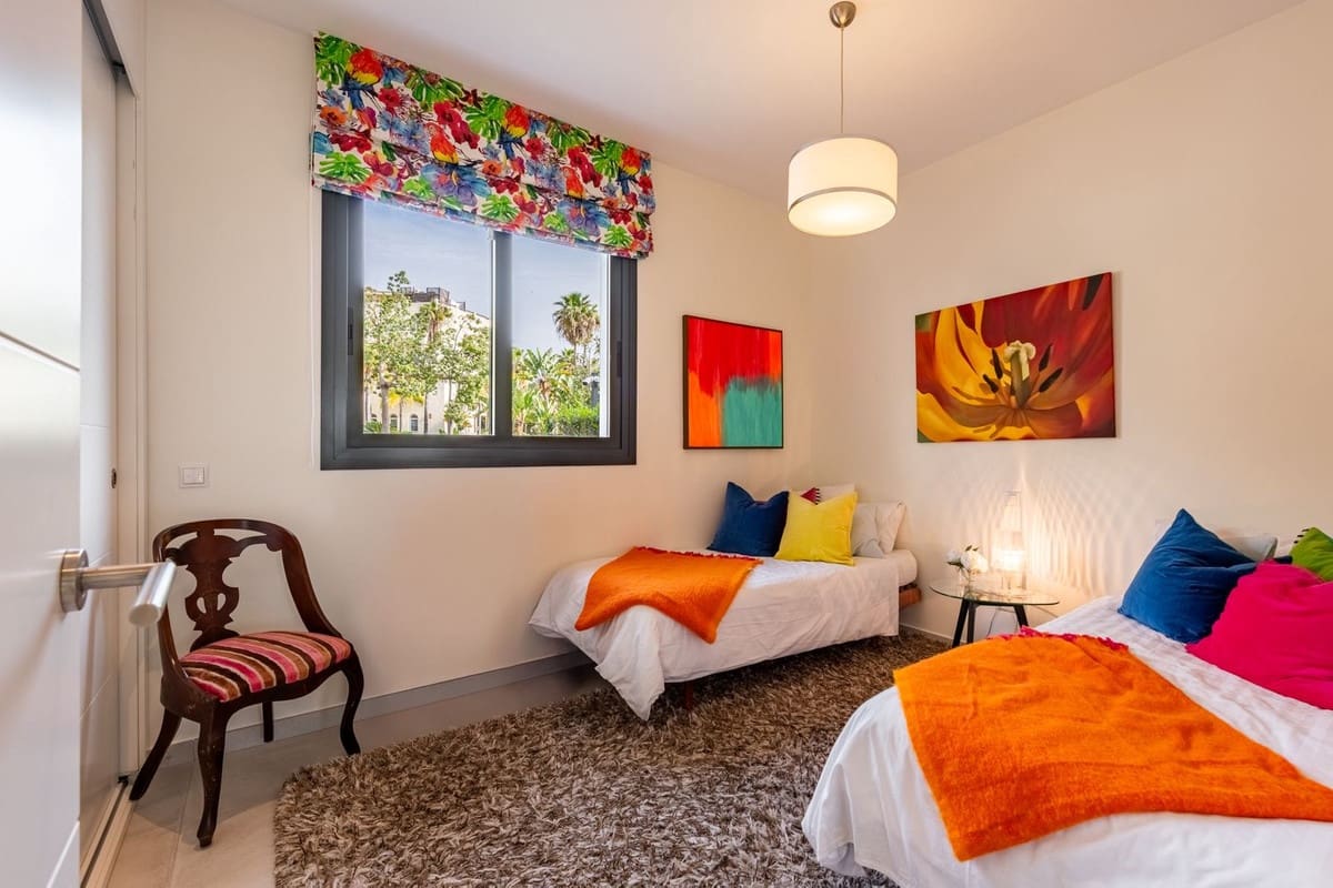 2 Zimmer Apartment zu verkaufen in El Paraiso mit Pool Garage - 580.000 € (Ref: 10125647)