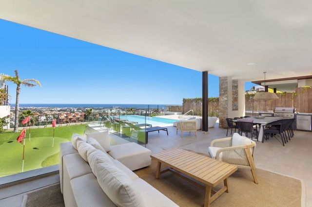 Chalet de 5 habitaciones en Montemayor - Marbella Club, Benahavís en venta con piscina garaje - 2.230.000 € (Ref: 10125650)