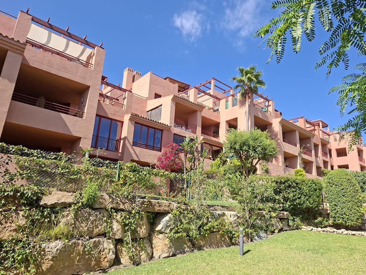 Apartamento de 2 habitaciones en Manilva en venta con piscina garaje - 325.000 € (Ref: 10125652)