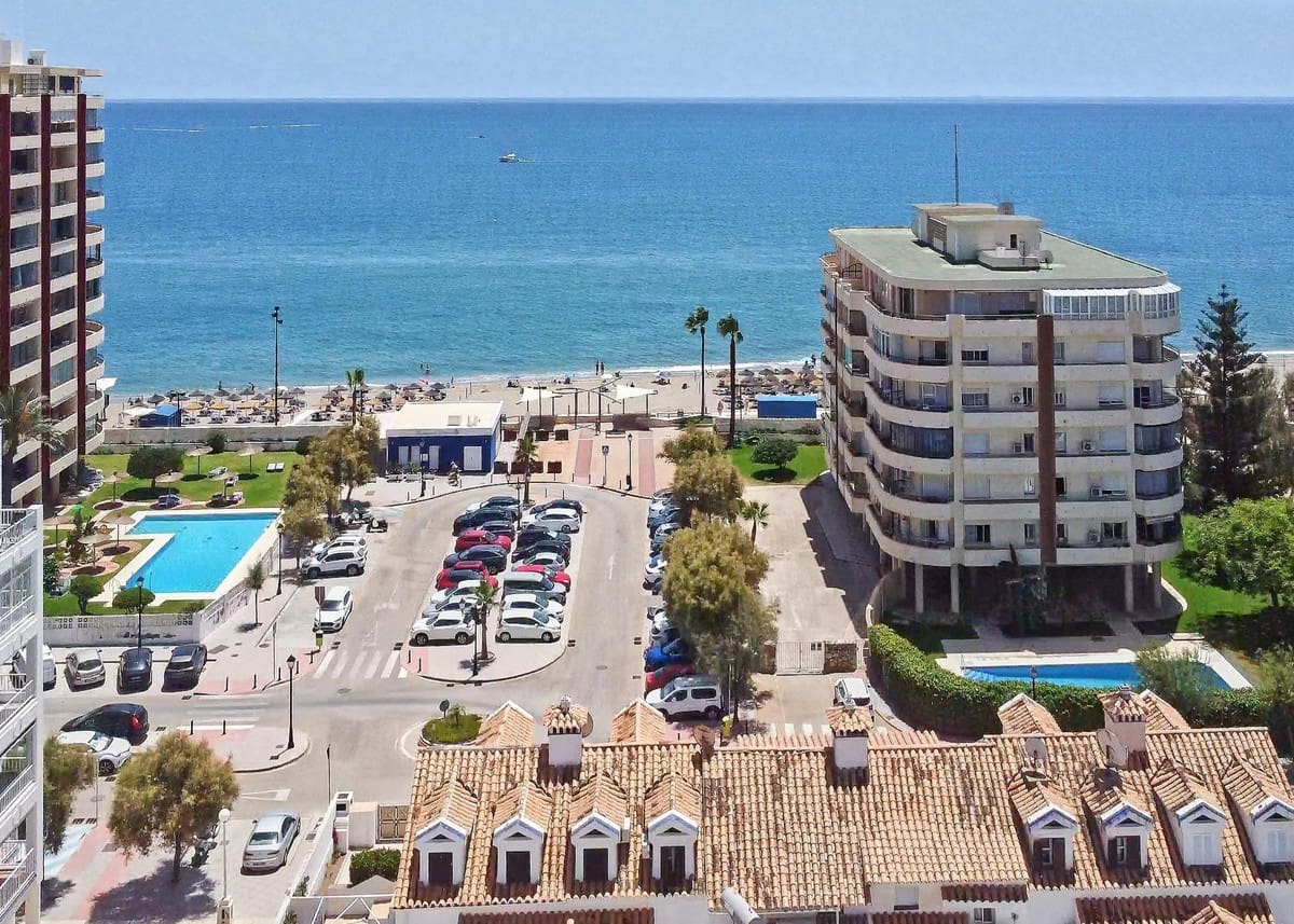 4 chambre Maison de Ville à vendre à Fuengirola avec piscine - 690 000 € (Ref: 10125658)