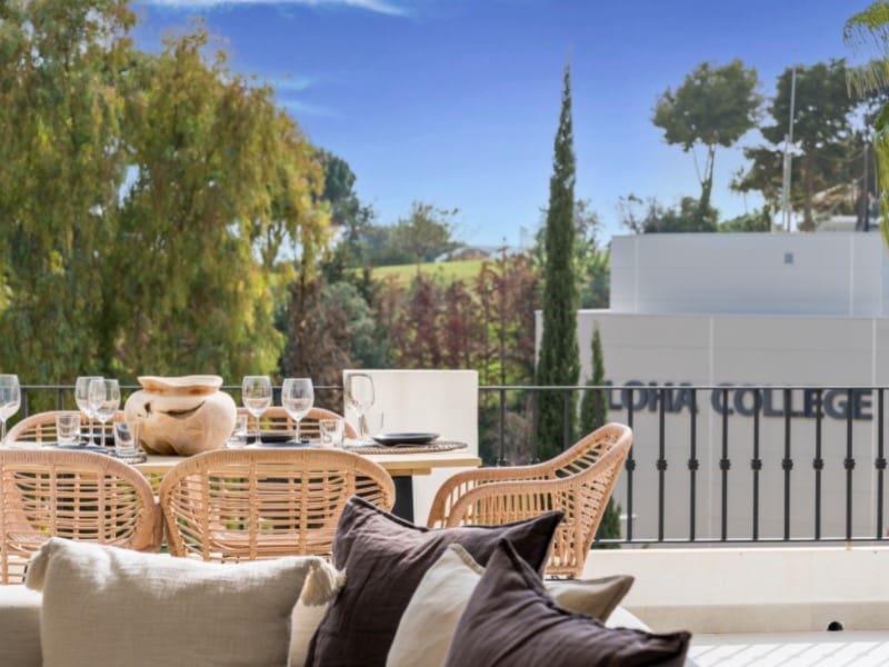 3 makuuhuone Omakotitalo myytävänä paikassa Nueva Andalucia mukana uima-altaan - 799 000 € (Ref: 10125663)