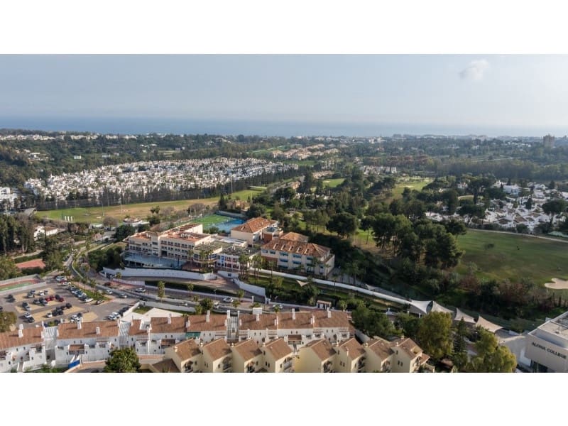 3 makuuhuone Omakotitalo myytävänä paikassa Nueva Andalucia mukana uima-altaan - 799 000 € (Ref: 10125663)